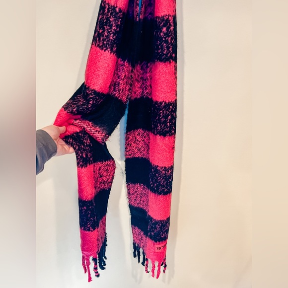 Victoria Secret Hat and Scarf Set - Picture 3 of 4